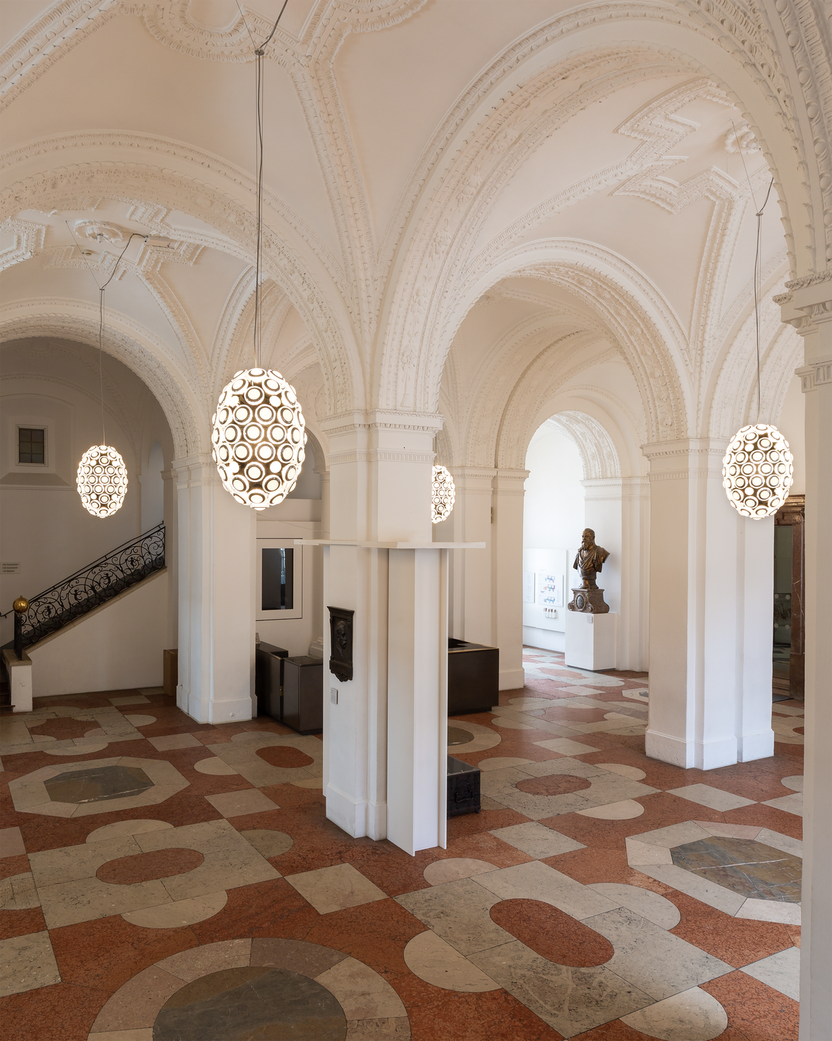 Iconic Eyes suspension light in Bavarian National Museum 1