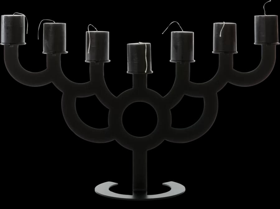 Bold candle holder satin front view with candles