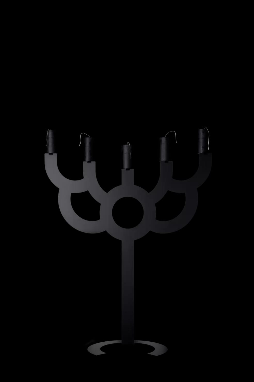big Bold candle holder black front view with candles