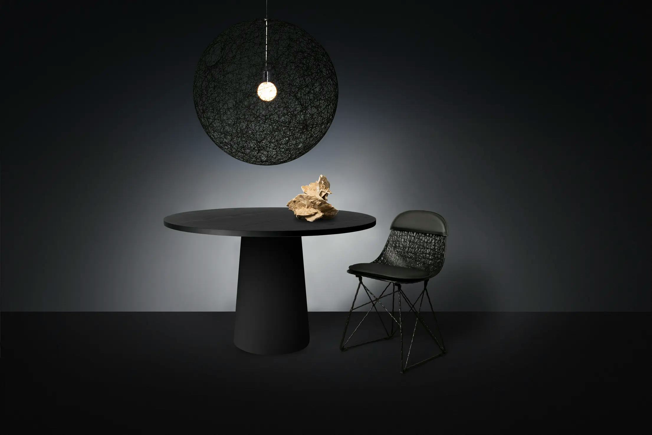 Moooi haiku with random light container classic black and carbon chair 