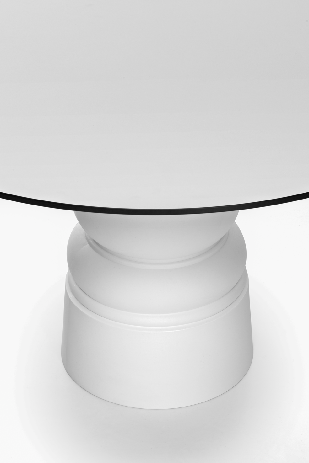Container Table New Antiques round white hpl detail