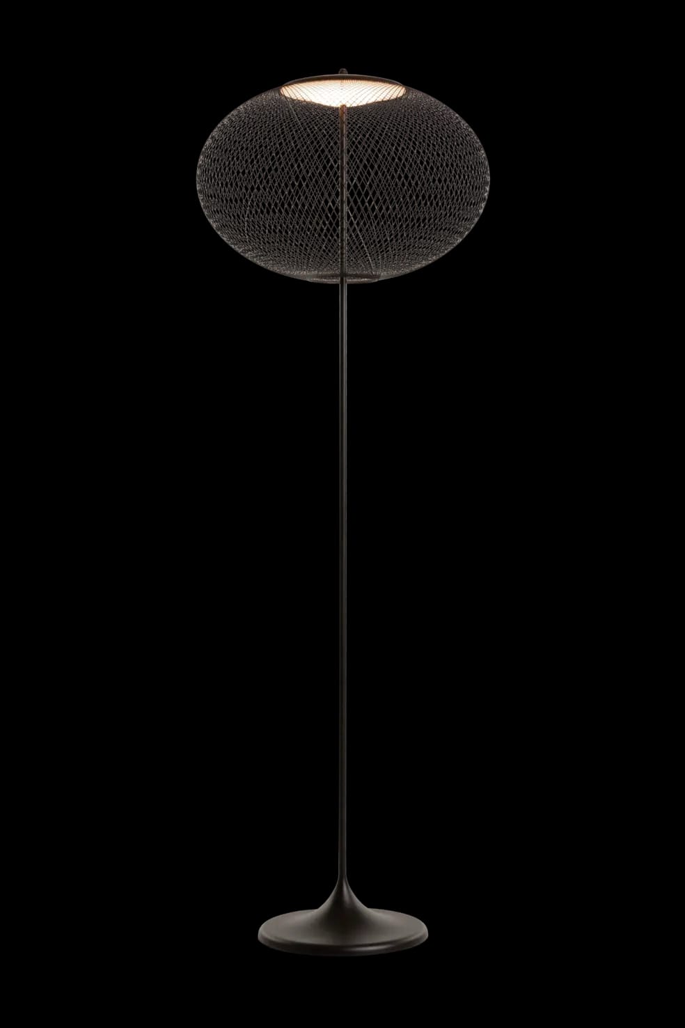 NR2 Floor Lamp black on front view