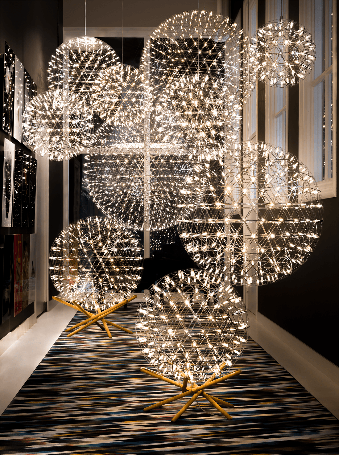 Moooi Raimond II cloud applied image