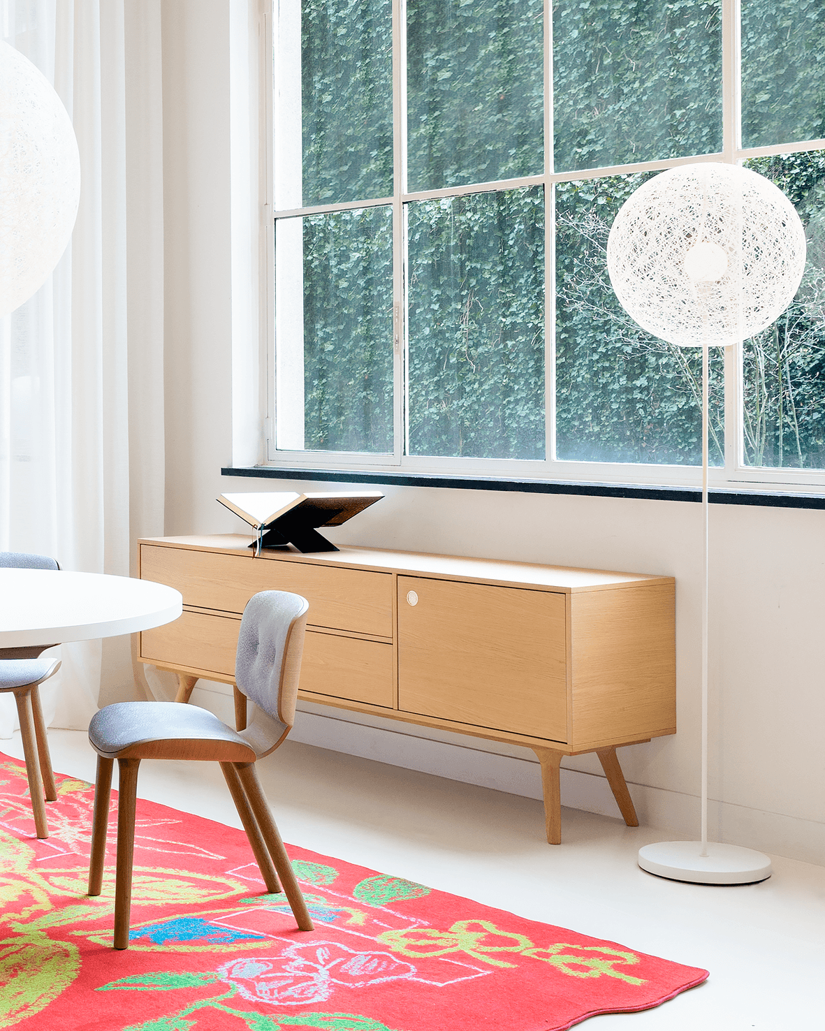 Amsterdam Brand Store with Sprouts carpet with Random Light and Container table