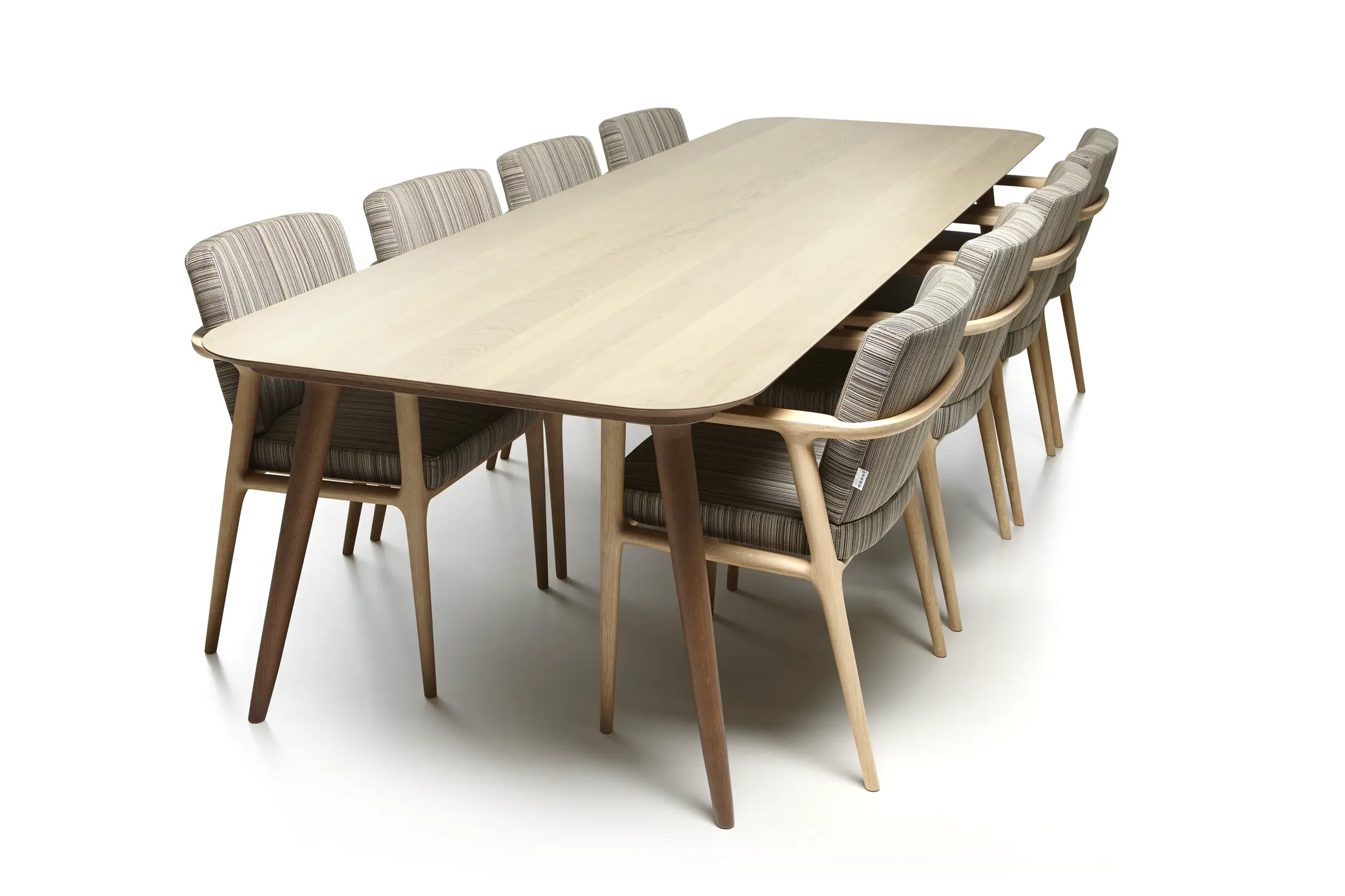 Zio Dining Table with Zio Dining Chairs Manga