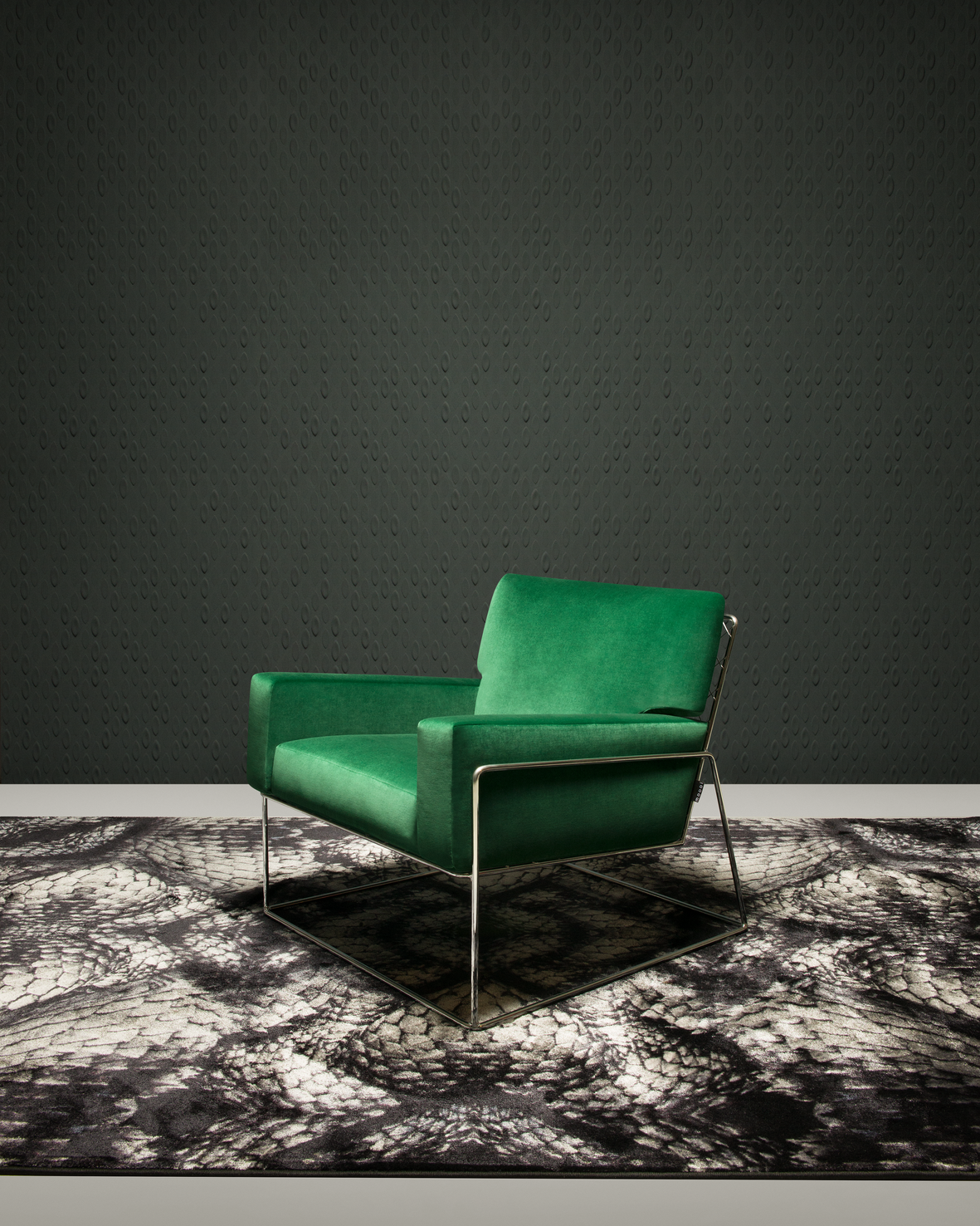 Poetic composition Charles Armchair green, Moooi Carpet and Moooi Wallcovering dark